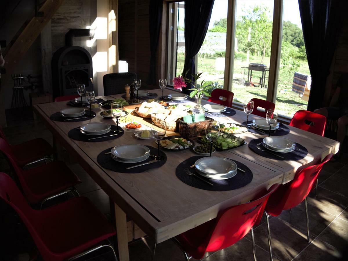 Maison d'hôtes Mednieki Kalvene à Krusati Extérieur photo