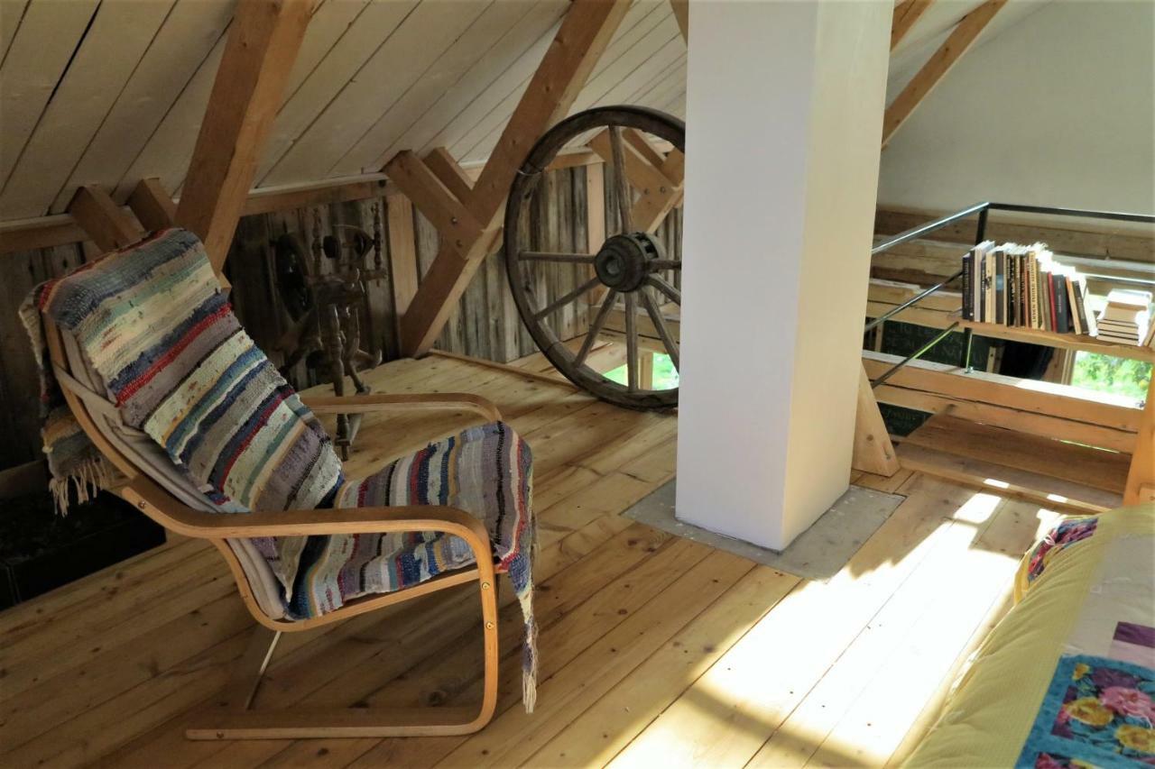 Maison d'hôtes Mednieki Kalvene à Krusati Extérieur photo