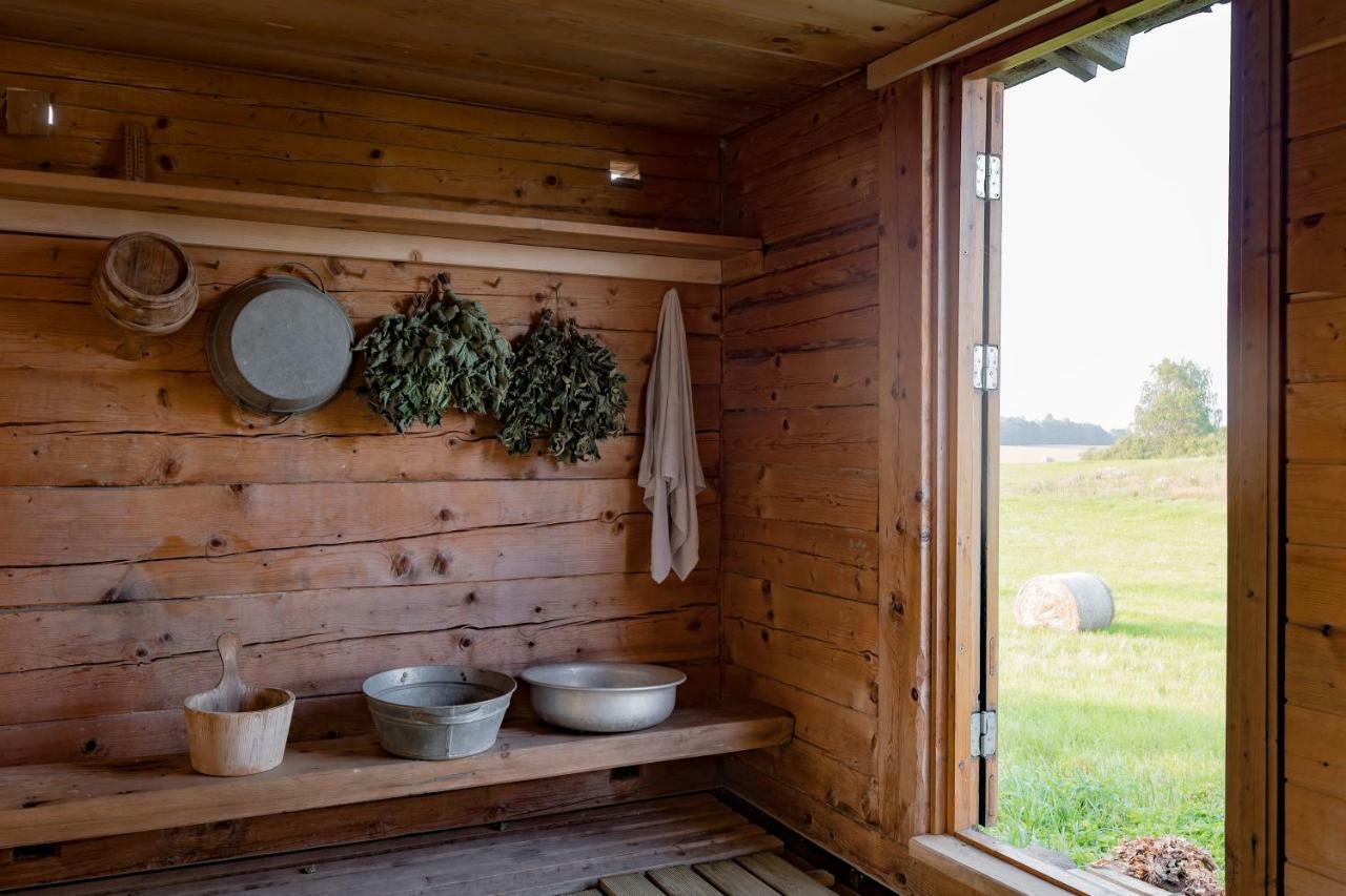 Maison d'hôtes Mednieki Kalvene à Krusati Extérieur photo