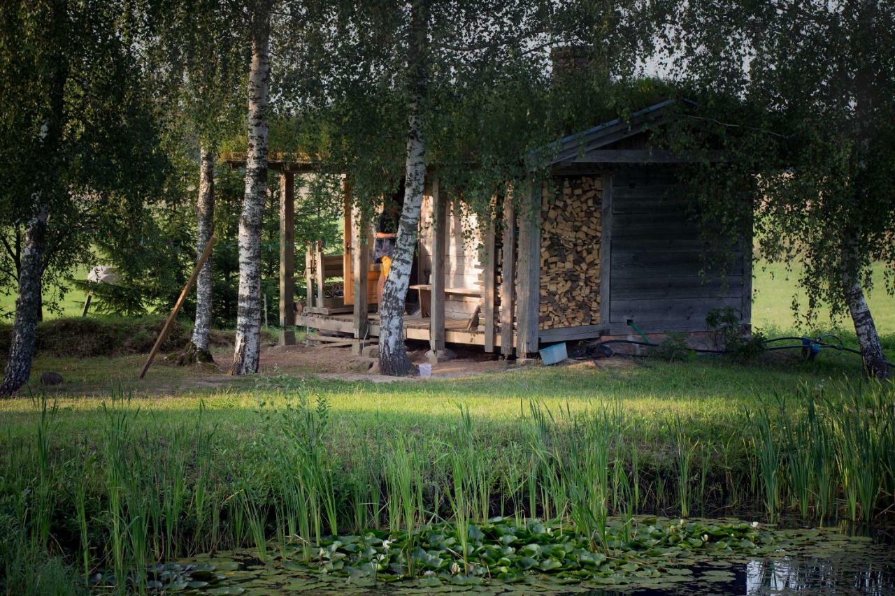 Maison d'hôtes Mednieki Kalvene à Krusati Extérieur photo